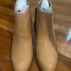 Tom’s Leilani boots in honey - sz 7.5